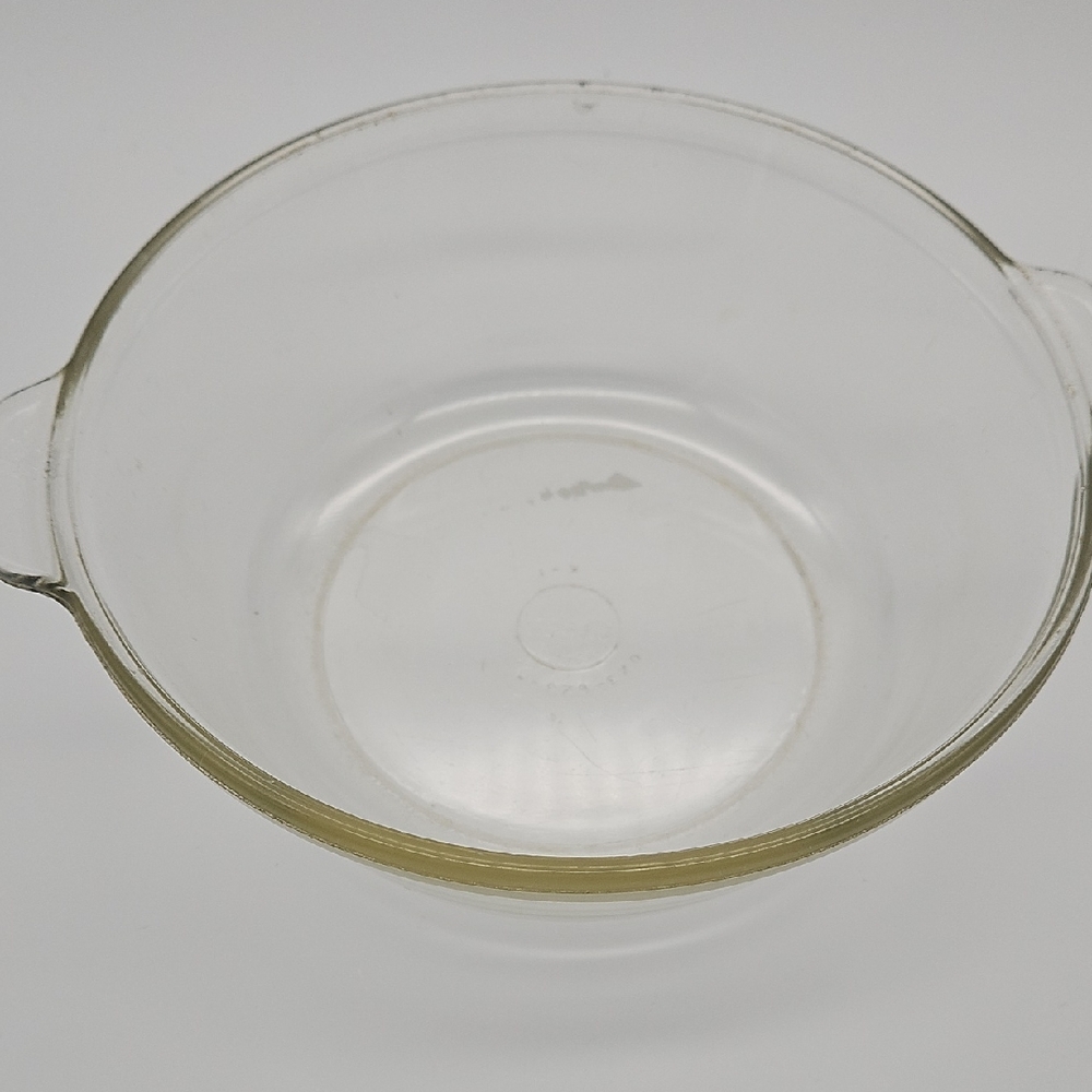 Pyrex Clear Glass Round Baking Dish with Handles